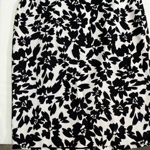 LOFT Black and White Floral Skirt